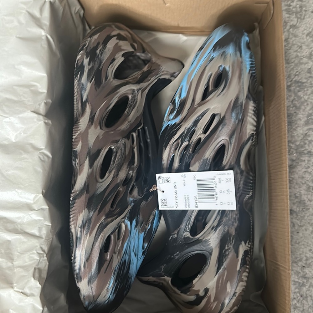 !SOLD!Yeezy foamrunner mx cinder size 13 brand new